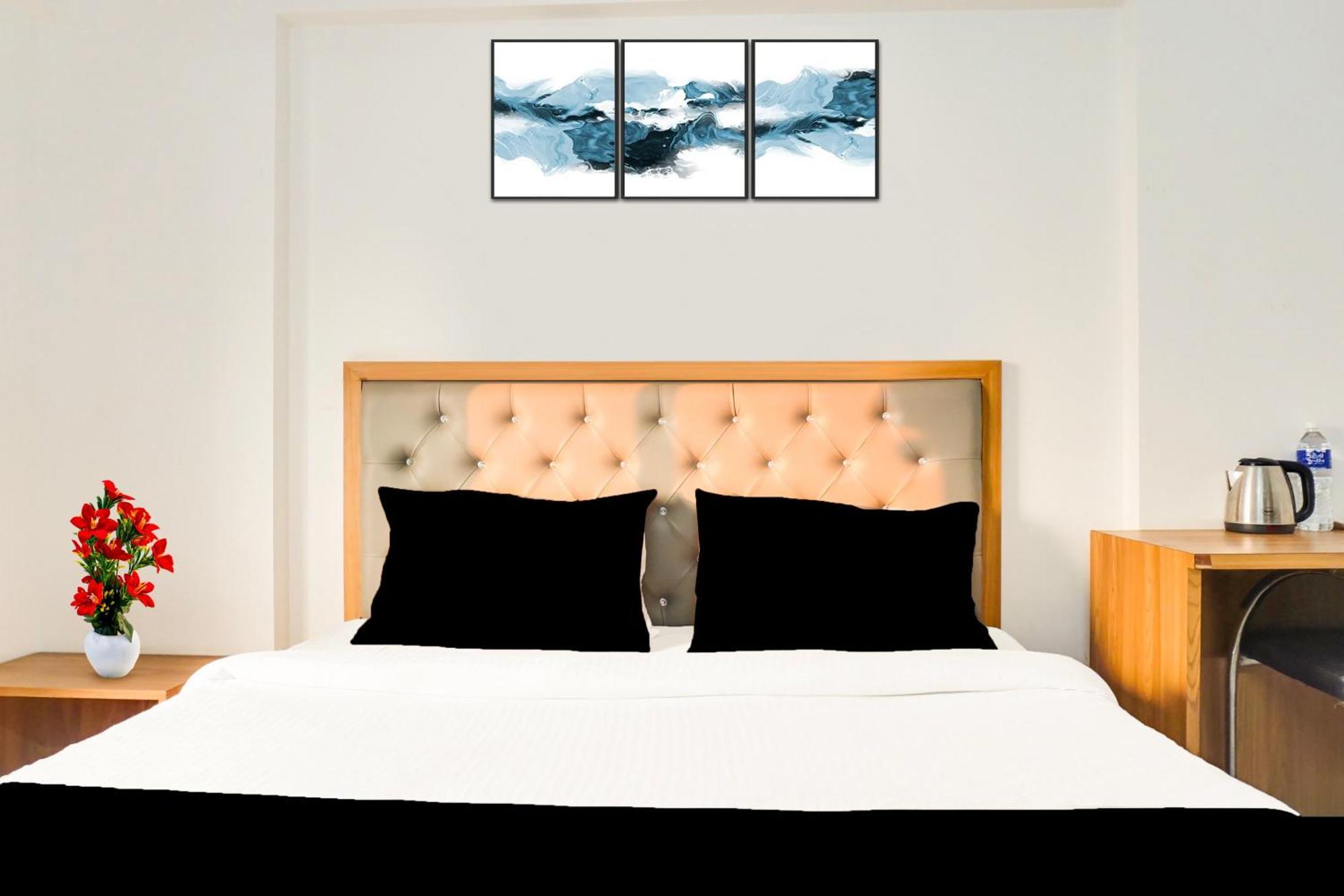 Super Townhouse Lohegaon Near Pune Airport Formerly Landmark Regency Lohogaon Exterior foto