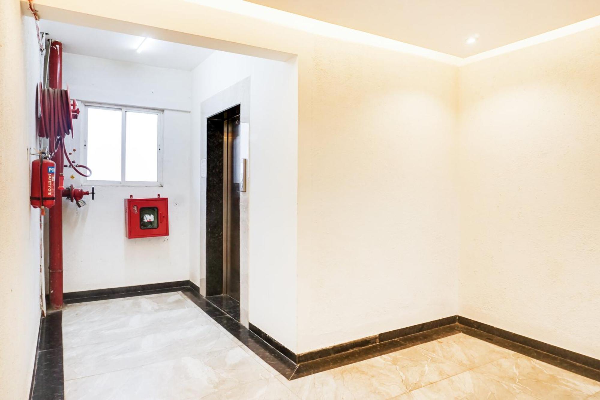 Super Townhouse Lohegaon Near Pune Airport Formerly Landmark Regency Lohogaon Exterior foto